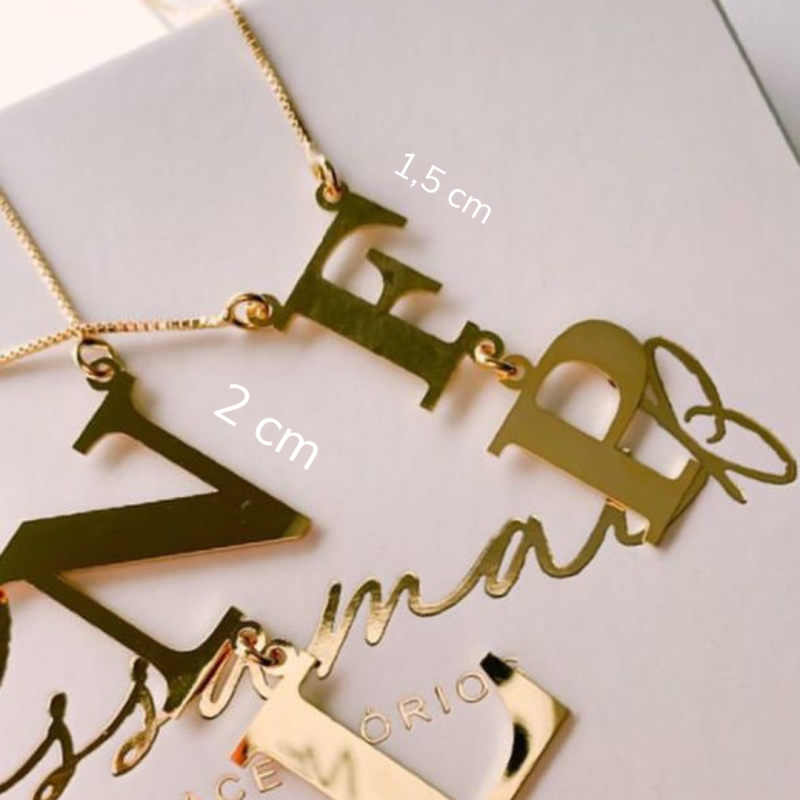 Colar Iniciais Vertical folheado a ouro 18k (item personalizado, leia a descrição)