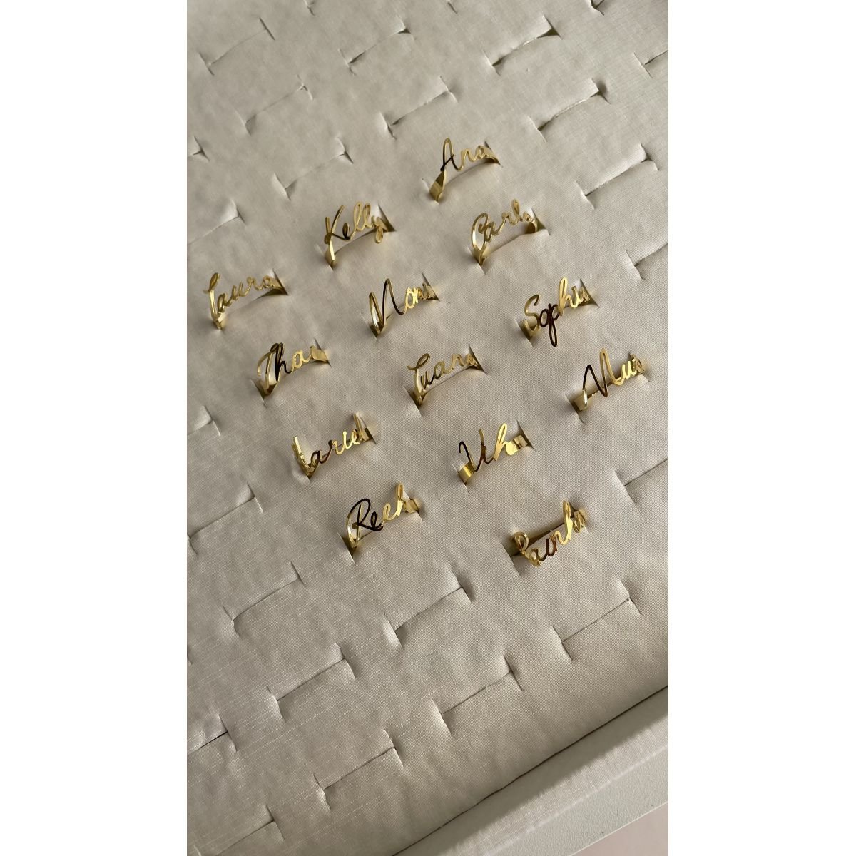 Anel de nome folheado a ouro 18k com até 7 letras (40 dias para a produção, leia a descrição)