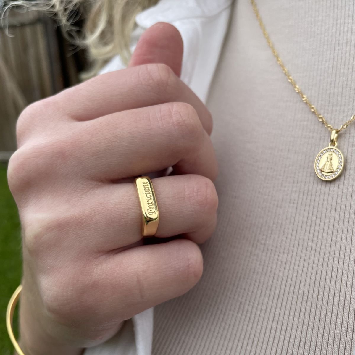 Anel de nome personalizado folheado a ouro 18k