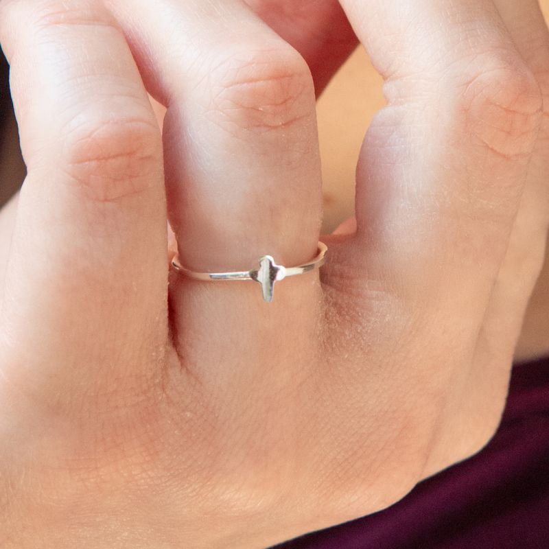 Anel Fé regulável folheado a prata