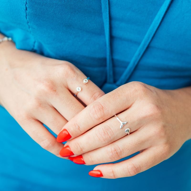 Anel fundo do mar regulável folheado a prata