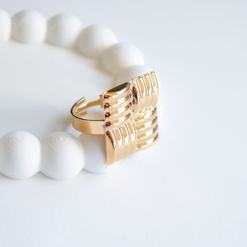 Anel BOSS regulável folheado a ouro 18k