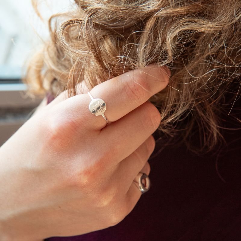Anel Sol regulável folheado a prata