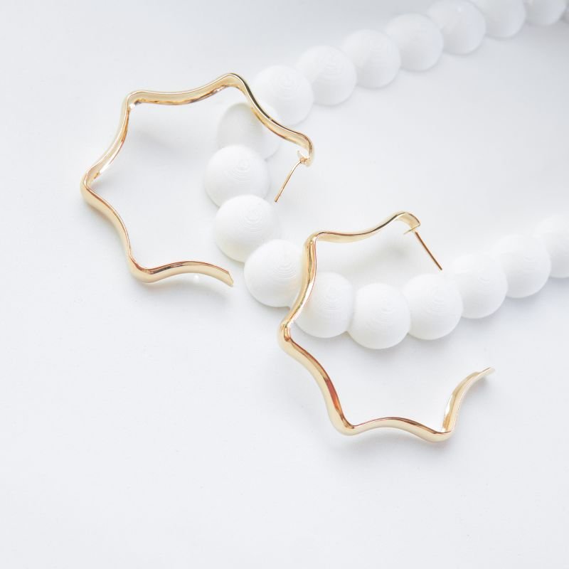 Argola Millenium folheada a ouro 18k