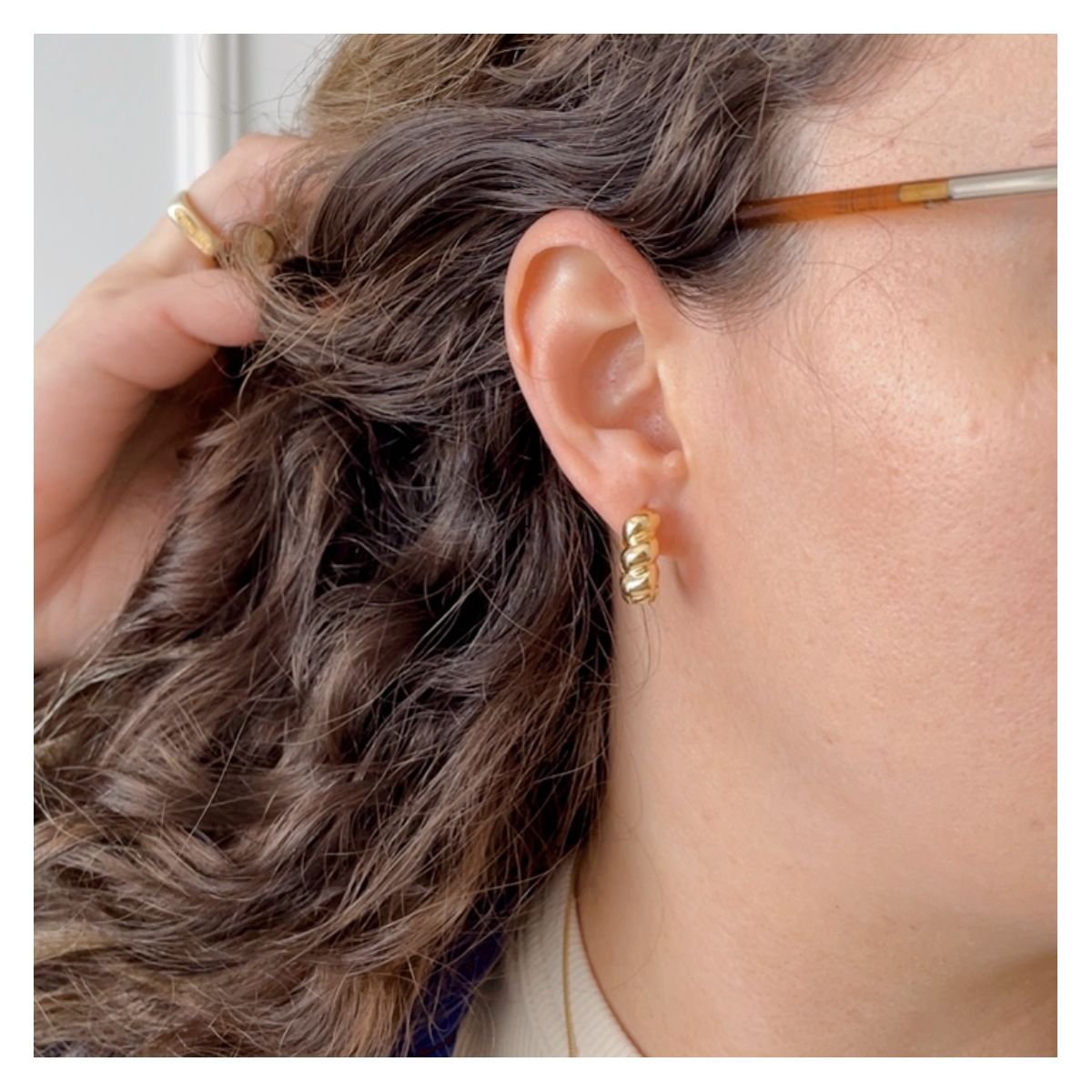Argola de gomos folheada a ouro 18k