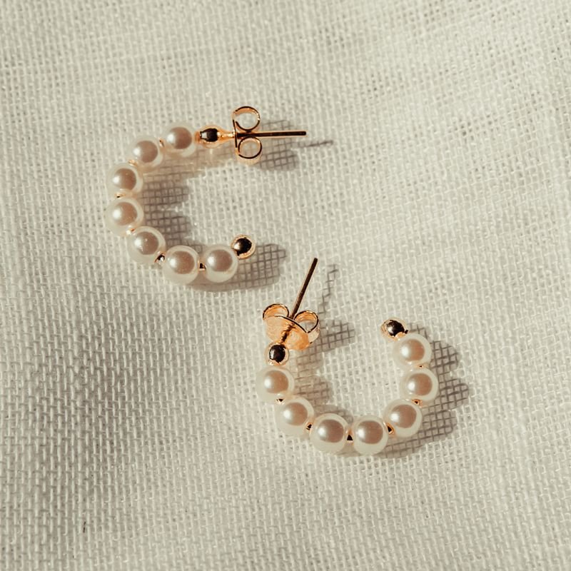 Argola de pérolas folheada a ouro 18k