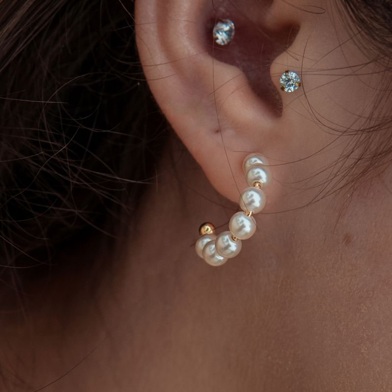 Argola de pérolas folheada a ouro 18k