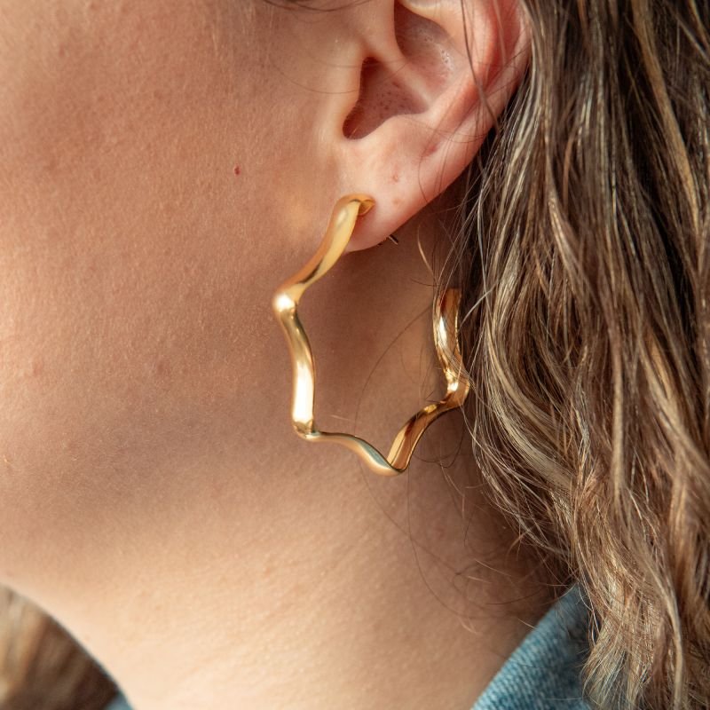 Argola Millenium folheada a ouro 18k