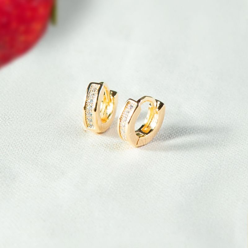 Argolinha cravejada folheado a ouro 18k