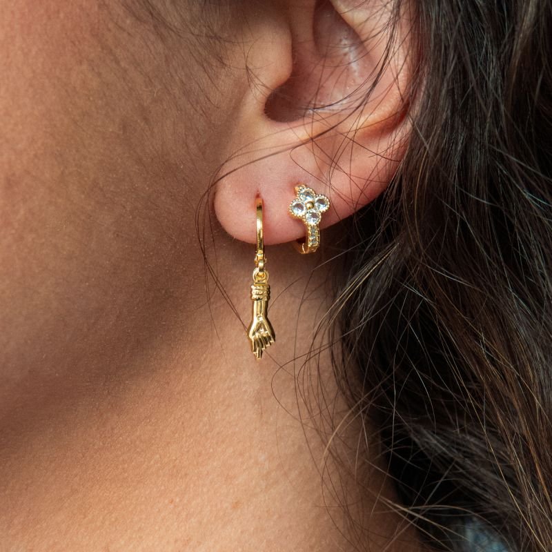 Argolinha flor folheada a ouro 18k