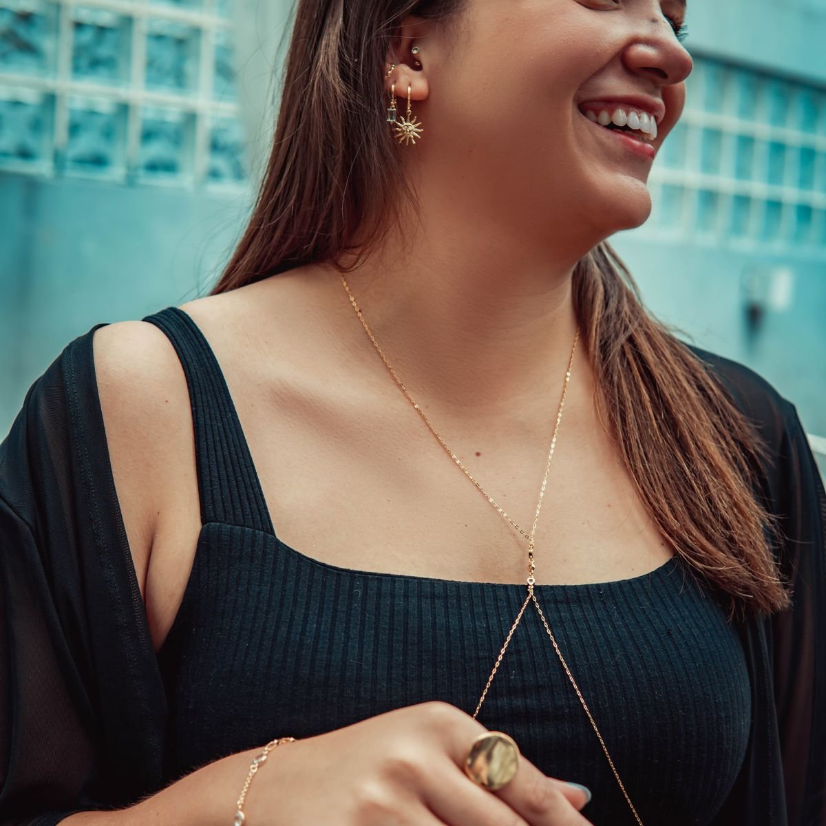 Body Chain com pontos de luz folheado a ouro 18k