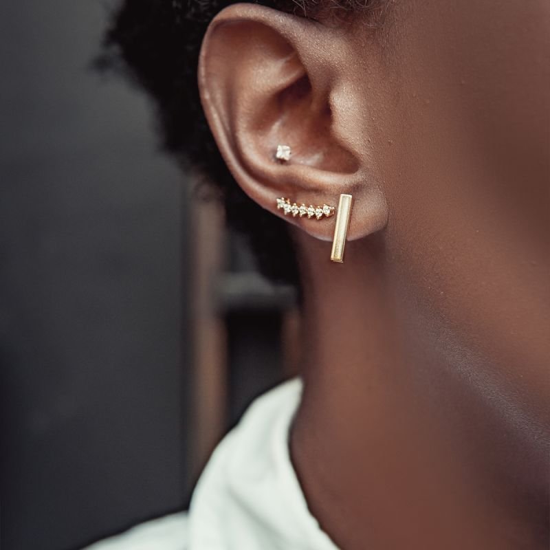 Brinco barrinha folheado a ouro 18k