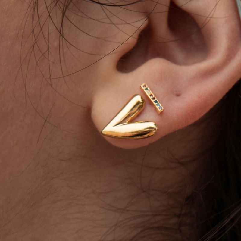 Brinco de coração slim folheado a ouro 18k