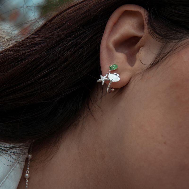 Brinco de estrela do mar com zircônia verde folheado a prata