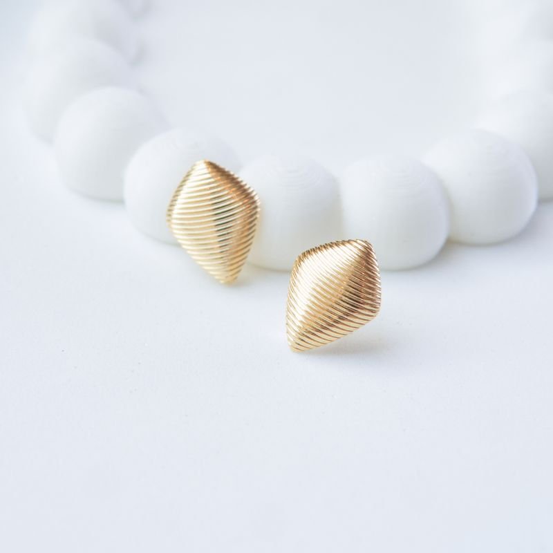 Brinco Mil e Uma Versões folheado a ouro 18k