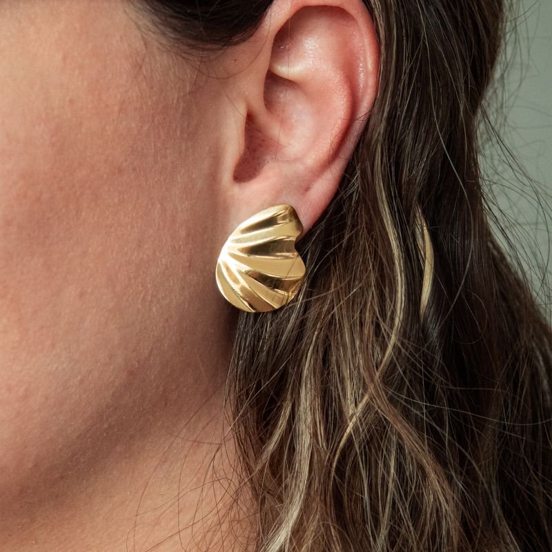 Brinco borboleta folheado a ouro 18k