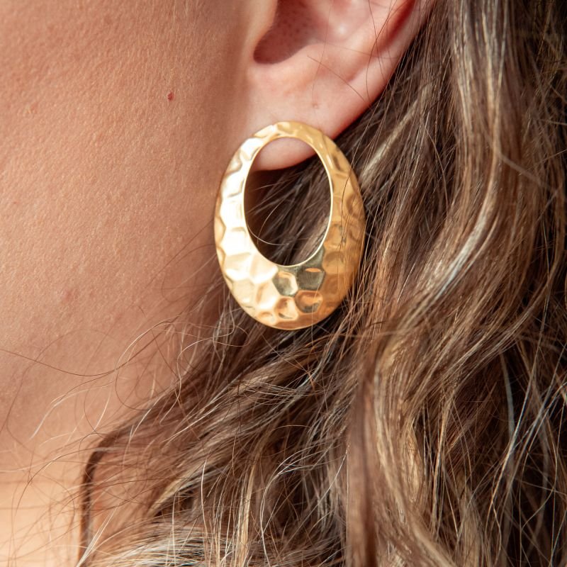 Brinco Poderosa folheado a ouro 18k