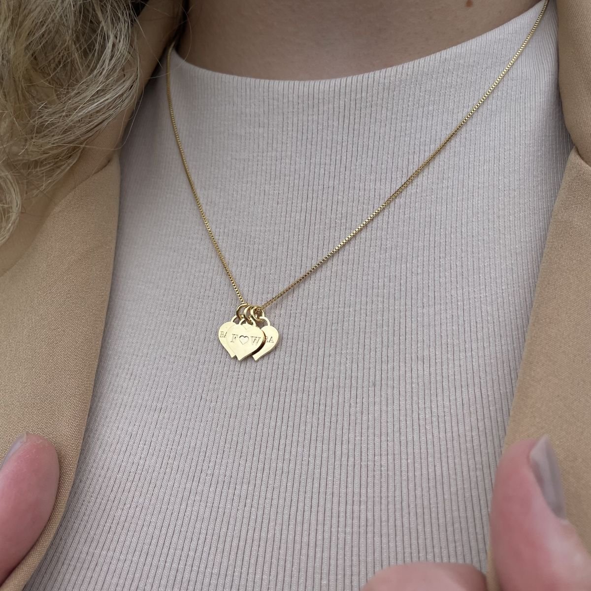 Colar 3 corações folheado a ouro 18k