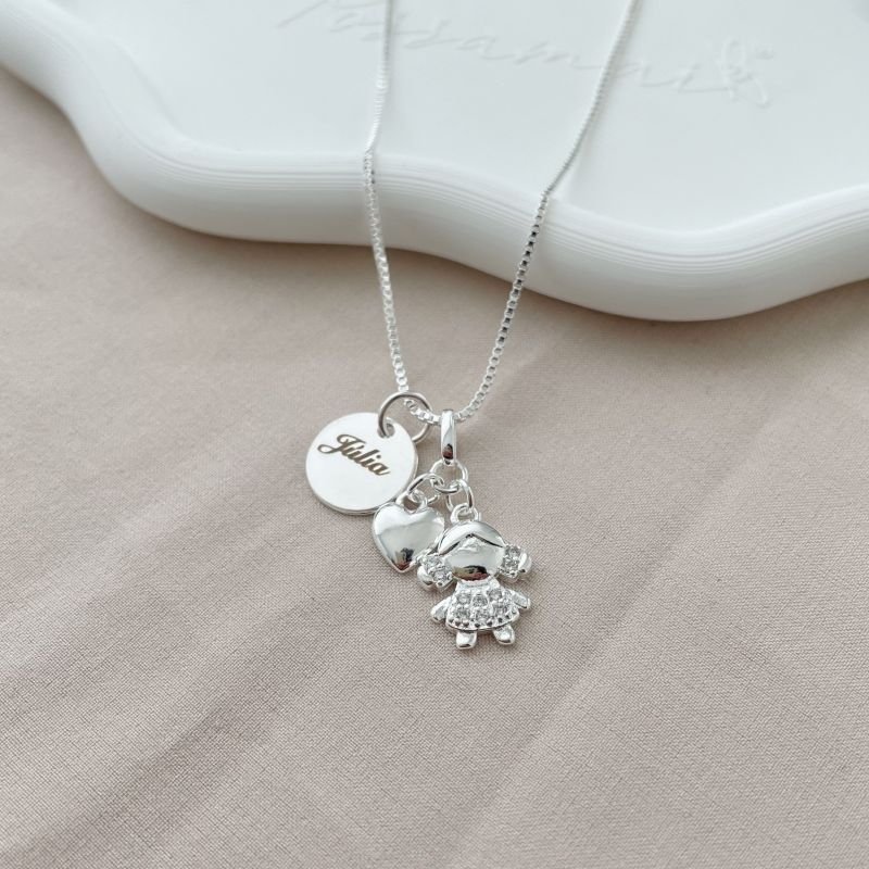 Colar de filha personalizável com plaquinha de nome folheado a prata - 2 dias úteis para entrega