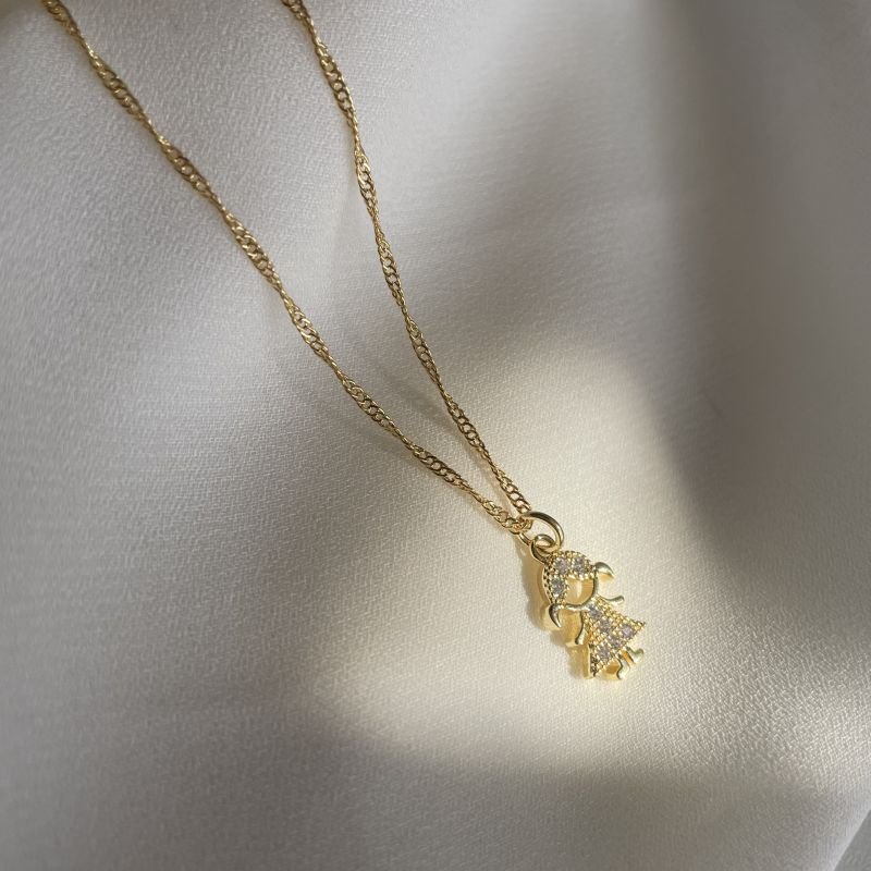 Colar de menina cravejado com zircônias folheado a ouro 18k