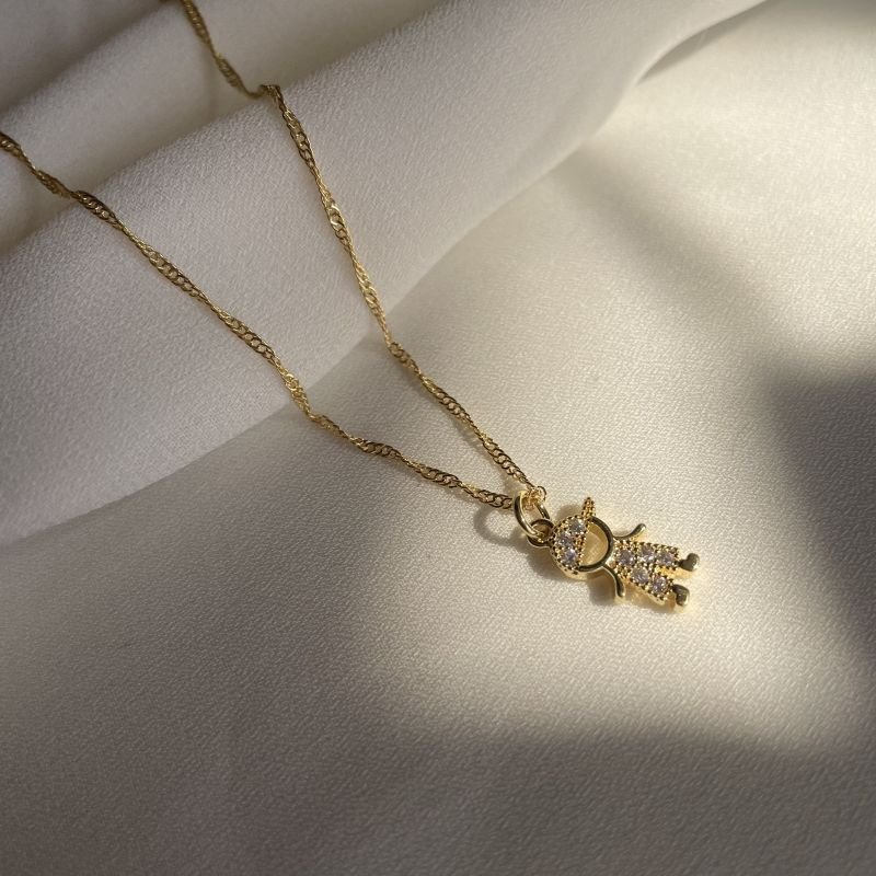 Colar de menino cravejado com zircônias folheado a ouro 18k