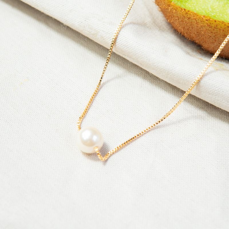 Colar de pérola passante folheada a ouro 18k