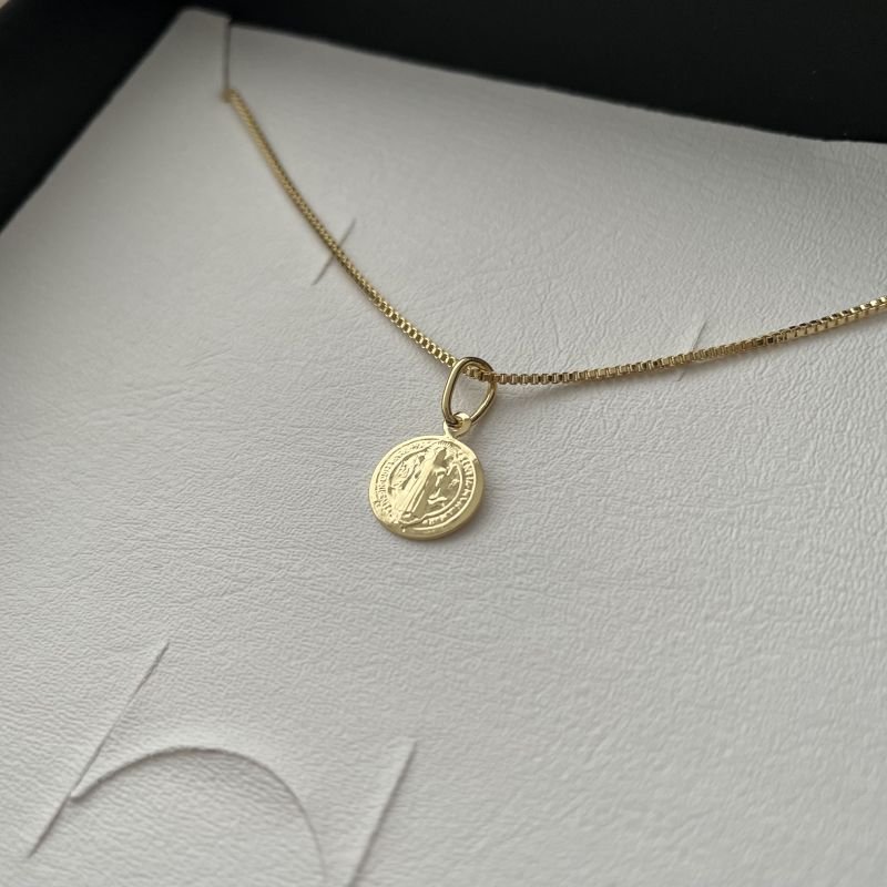 Colar de São Bento folheado a ouro 18k
