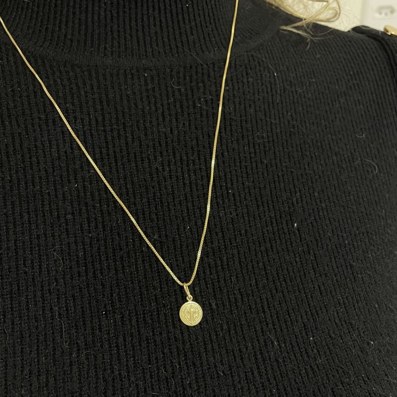 Colar de São Bento folheado a ouro 18k