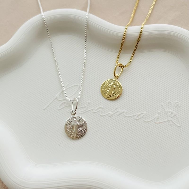 Colar de São Bento folheado a ouro 18k
