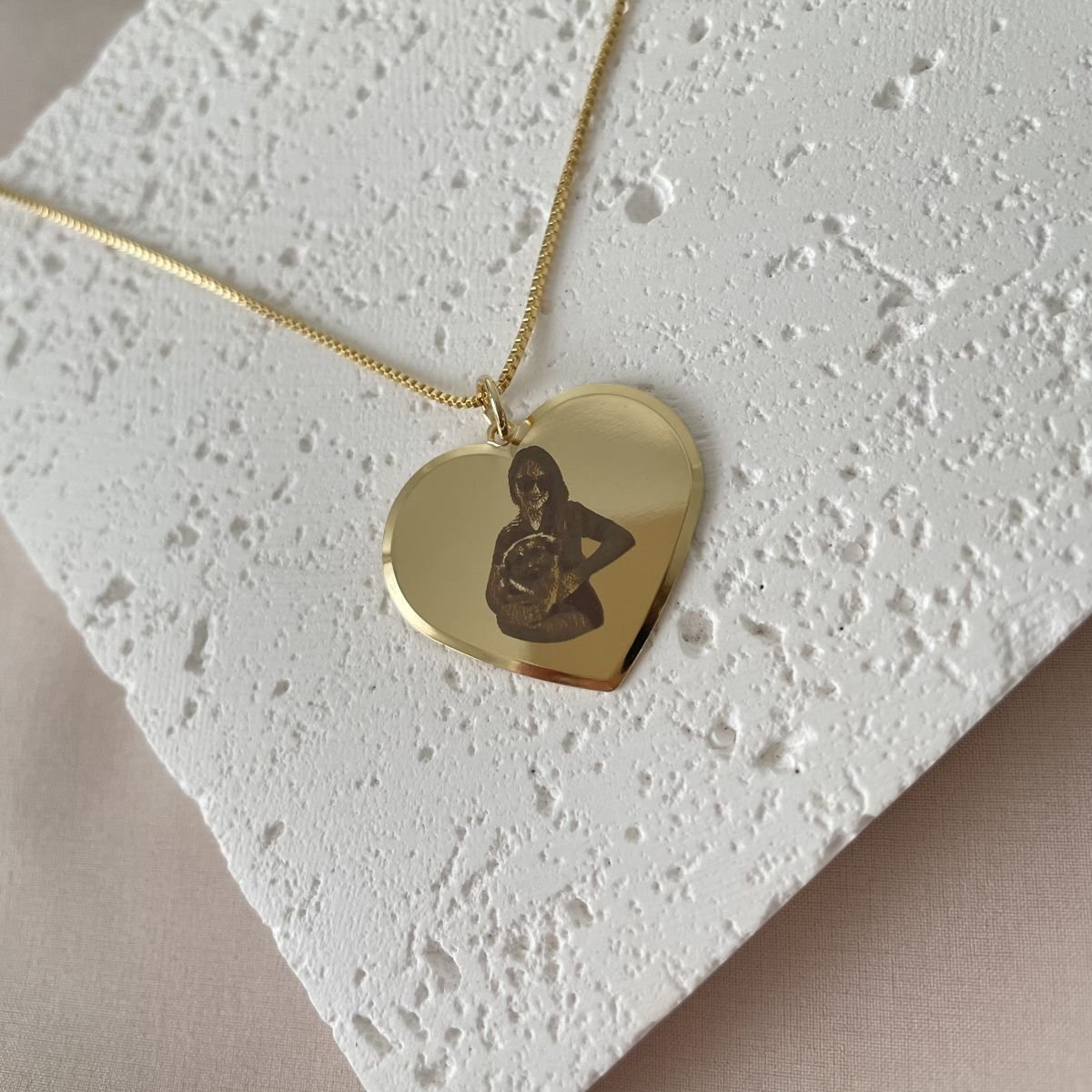 Colar Memórias Felizes folheado a ouro 18k - 2 dias úteis para envio