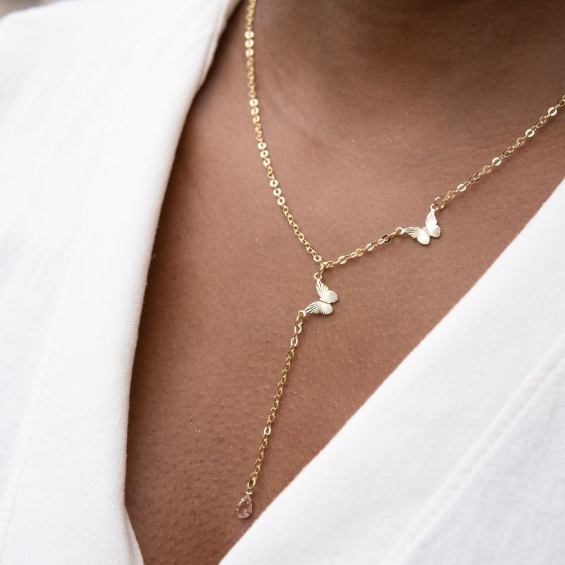 Colar gravatinha com borboletas folheada a ouro 18k