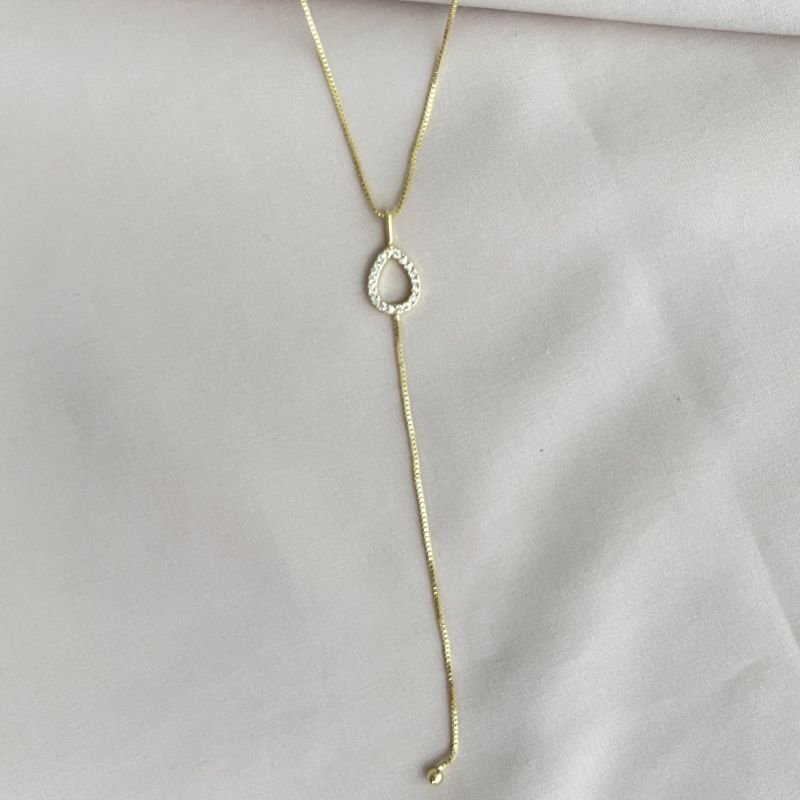 Colar Gravatinha Gota Vazado cravejado folheado a ouro 18k