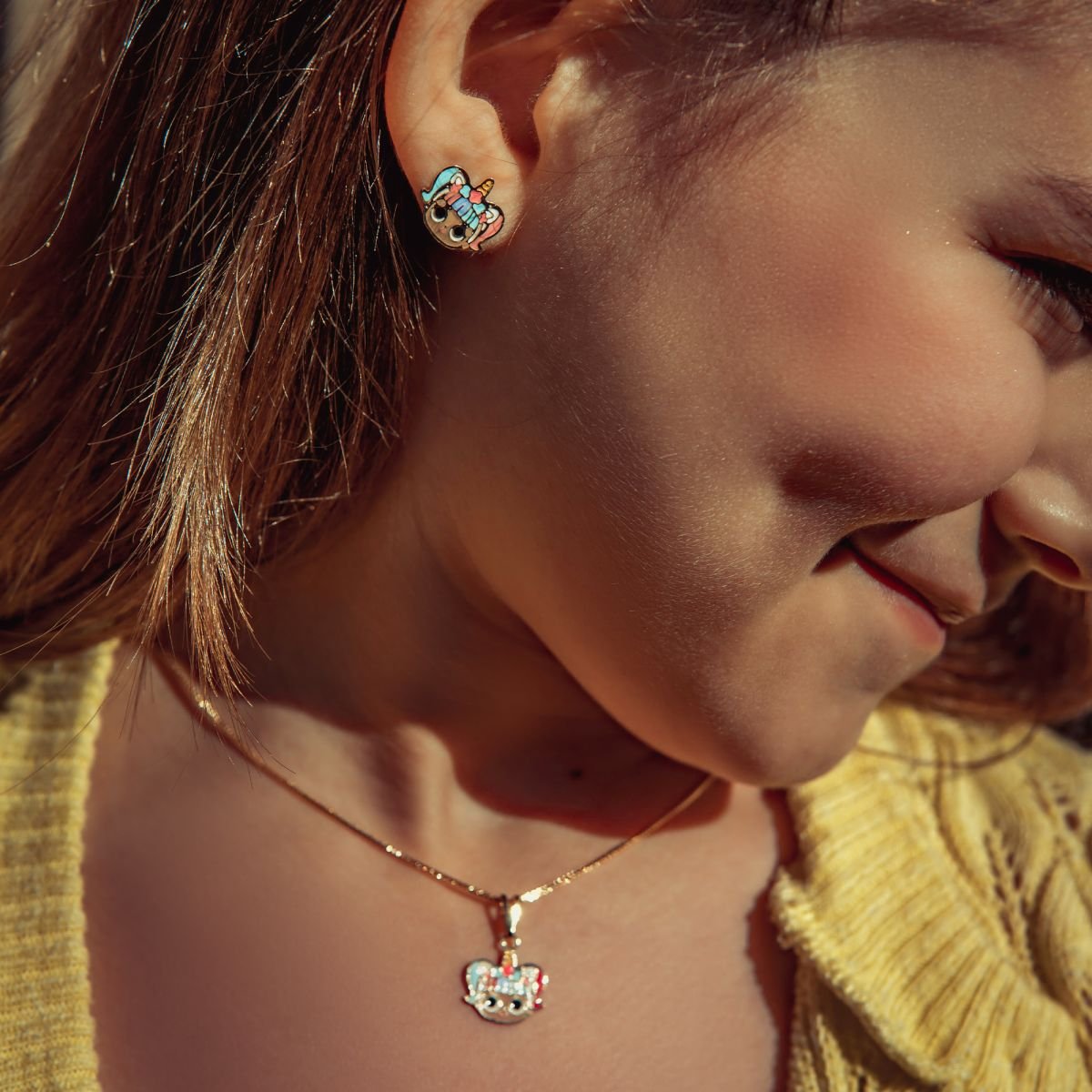 Colar infantil LOL folheado a ouro 18k