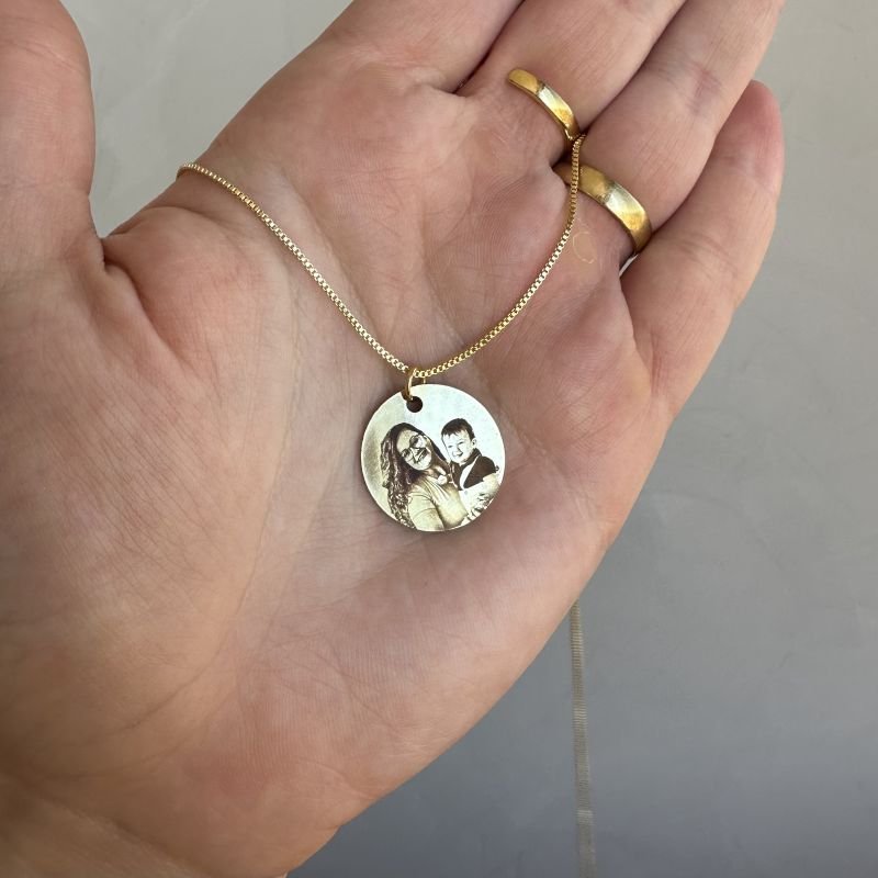 Colar Laço Eterno folheado a ouro 18k - 3 dias úteis para envio
