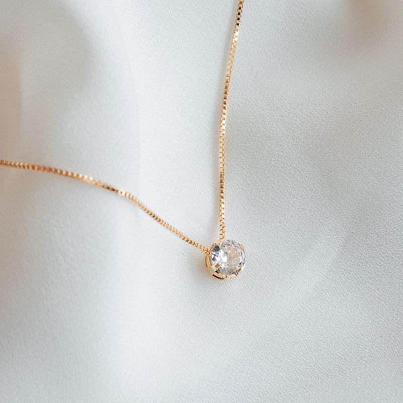 Colar ponto de luz folheada a ouro 18k