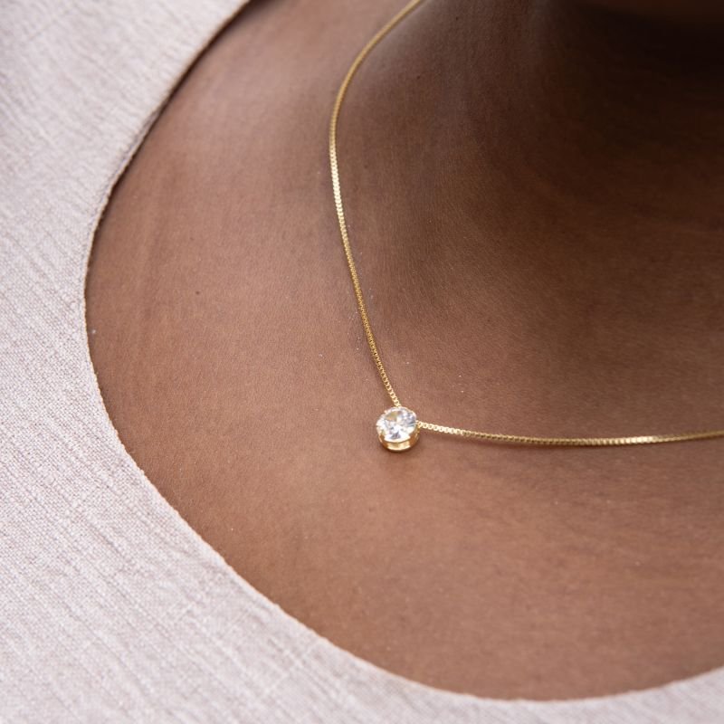 Colar ponto de luz folheada a ouro 18k