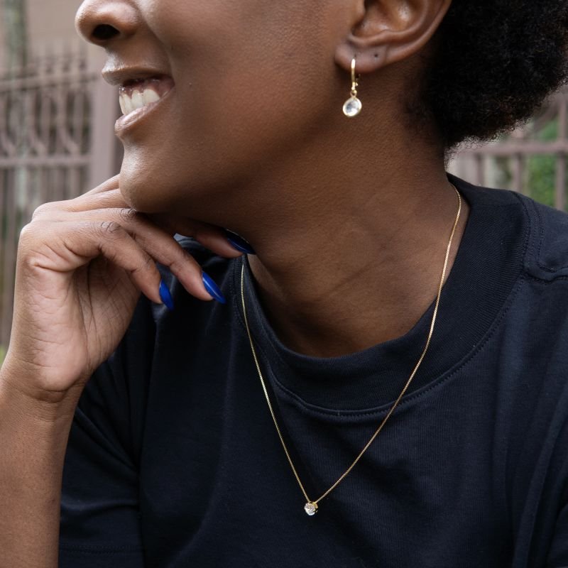 Colar ponto de luz folheada a ouro 18k
