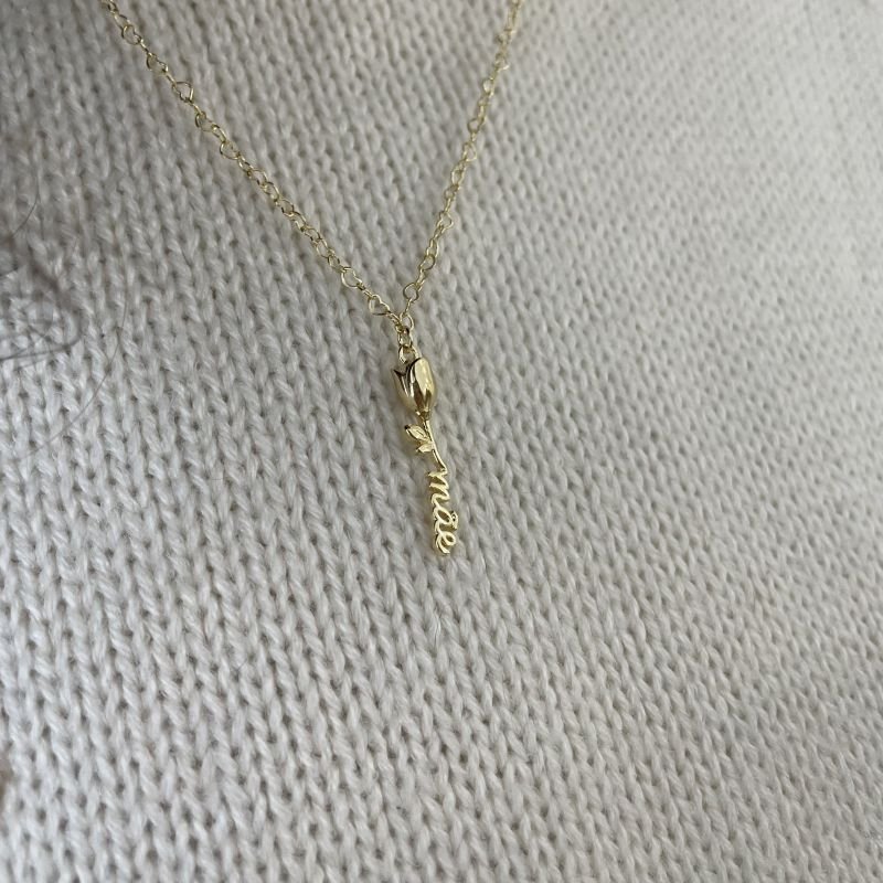 Colar Rosa escrito Mãe folheado a ouro 18k