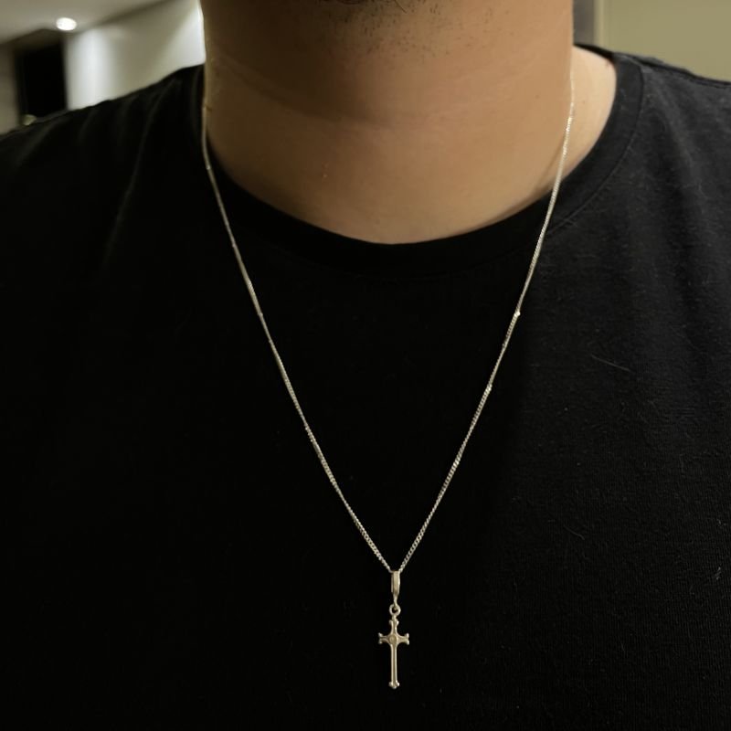 Corrente de elos groumet com crucifixo em prata 925