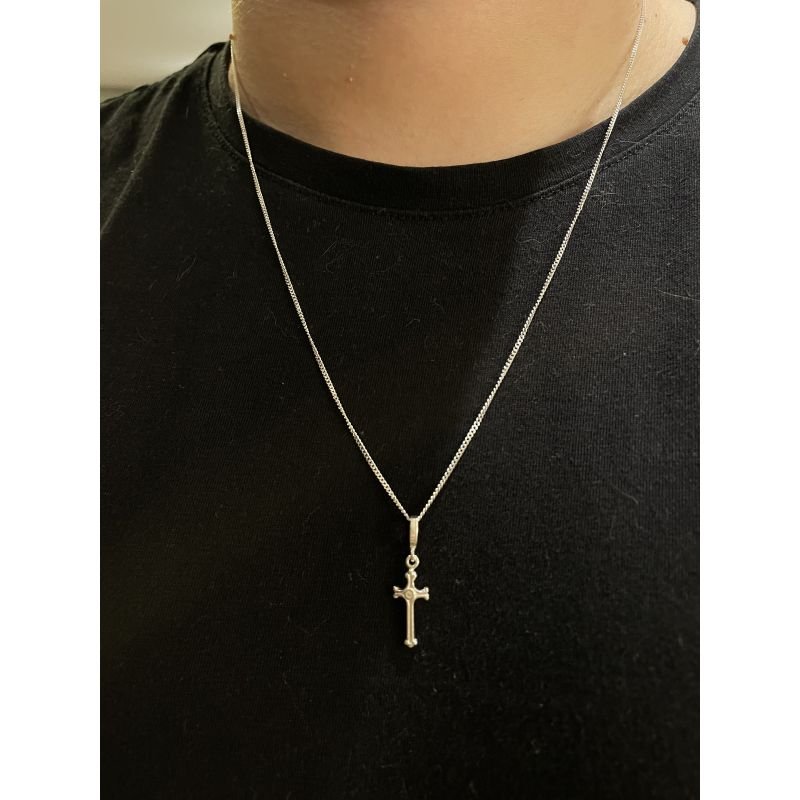 Corrente de elos groumet com crucifixo em prata 925