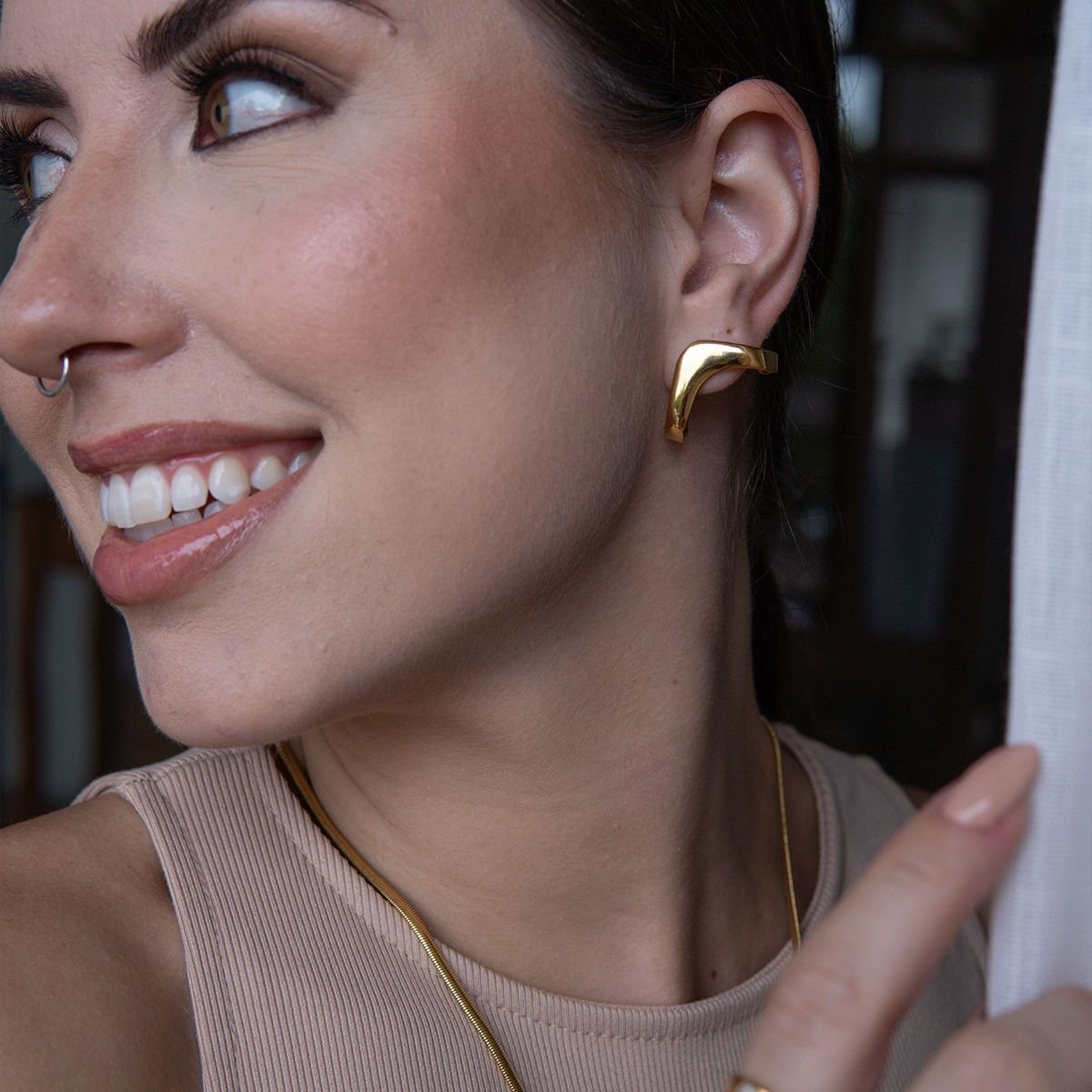 Ear hook triângular folheado a ouro 18k