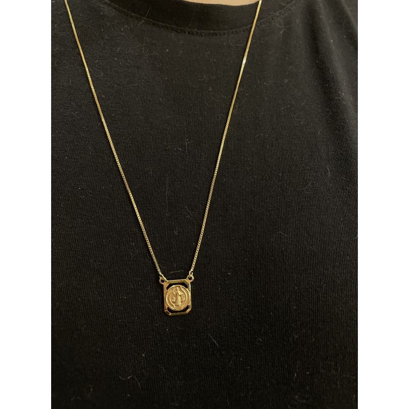Escapulário de São Bento folheado a ouro 18k