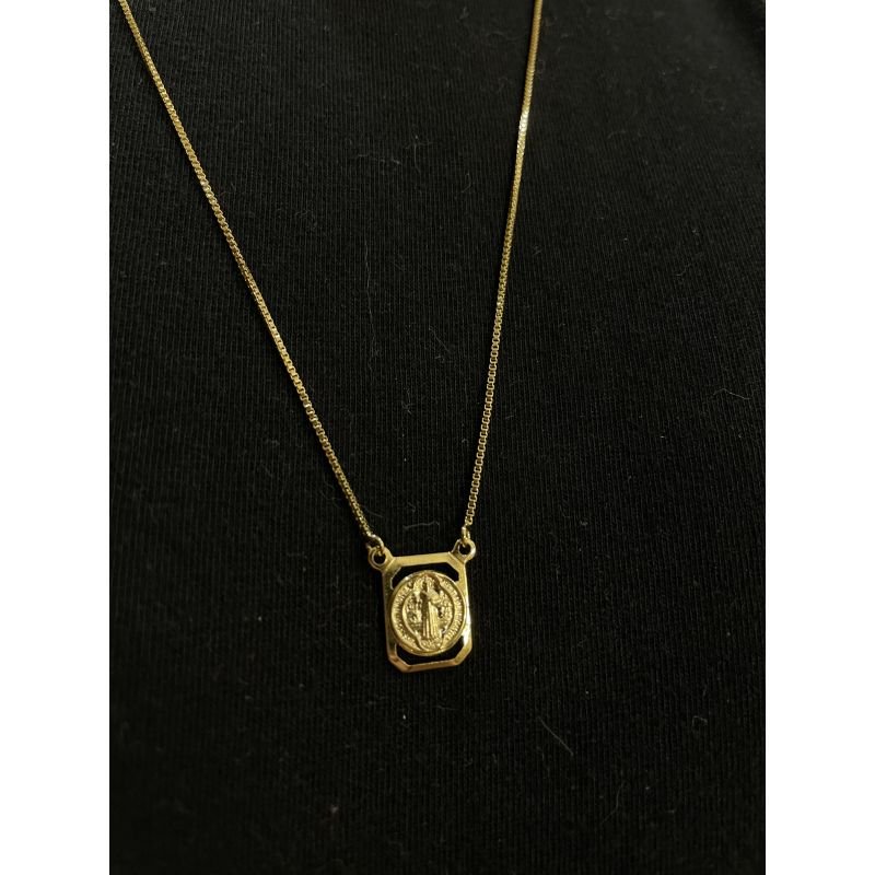 Escapulário de São Bento folheado a ouro 18k