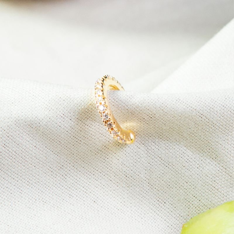 Piercing fake cravejado folheado a ouro 18k