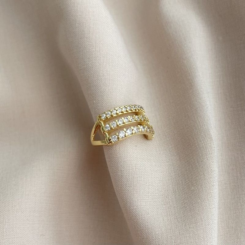 Piercing fake três linhas cravejado em zircônias brancas folheado a ouro 18k