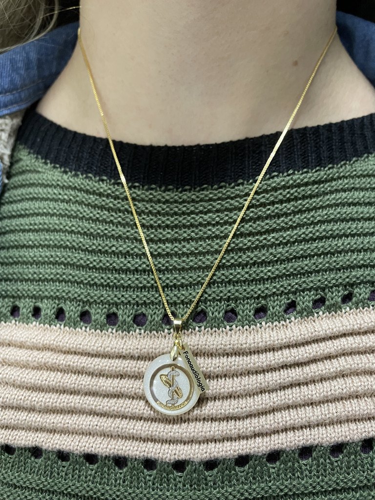 Pingente de Fonoaudiologia folheado a ouro 18k
