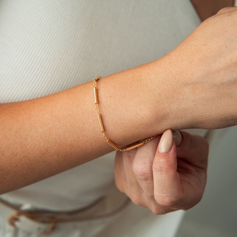 Pulseira de barrinha com elos folheada a ouro 18k