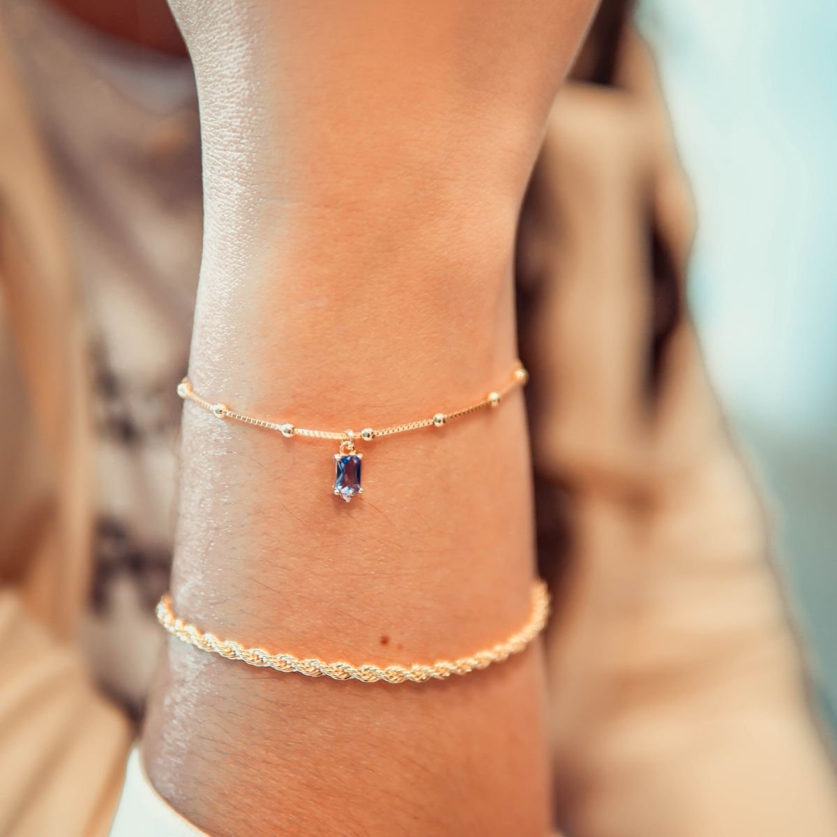 Pulseira de esferas e zircônia lavanda folheada a ouro 18k (Nathi Neves)