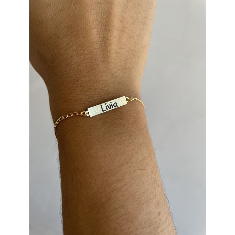Pulseira de nome infantil a laser folheada a ouro 18k - 2 dias úteis para envio