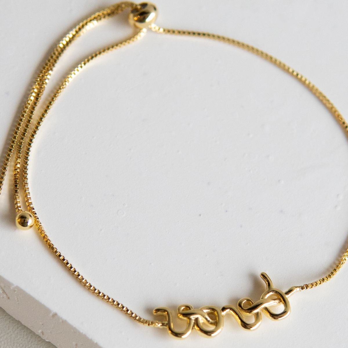 Pulseira de vovó com regulagem folheada a ouro 18k